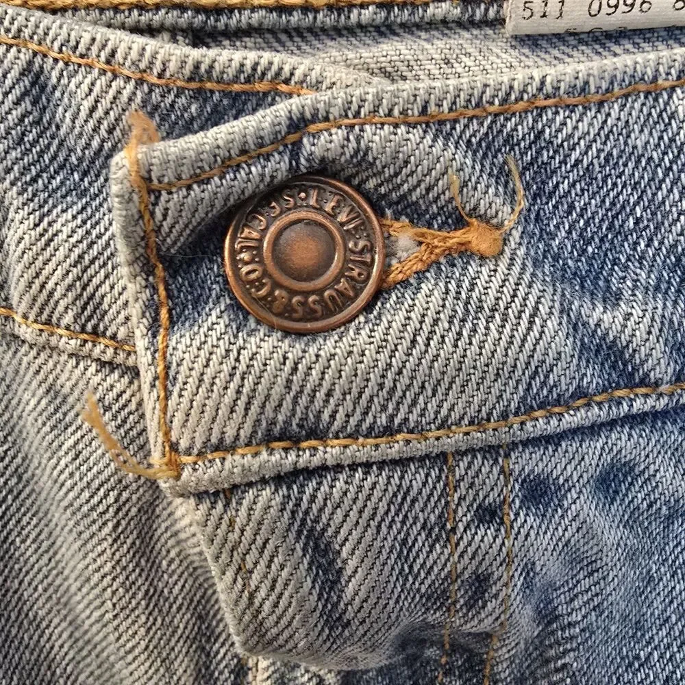 Vintage 90s made in USA Levi's 560 loose fit tapered leg Jeans 42w 32L Blue